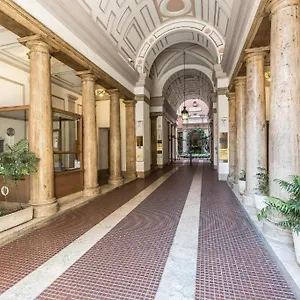 Magnifico Pensión Roma